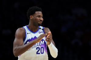 马尔卡宁：小杰克逊非常注重细节 球商极高他能在我们队里很棒