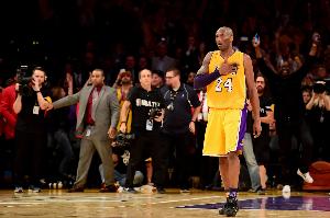 Mamba out10年前的今天：科比谢幕战轰下60分 率队逆转爵士