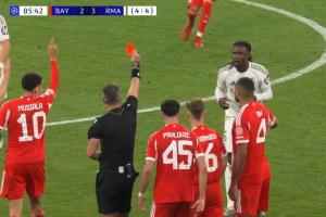 毁掉名局？卡马文加染红后遭绝杀，裁判是否应为拒还球权给第二黄