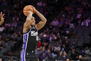 夏普打趣：若德罗赞再多打3、4个赛季 他总得分或超张伯伦