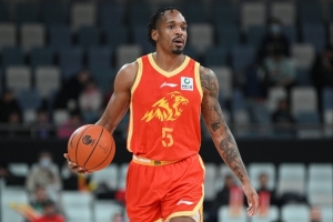 为季后赛养手感？小巴里·布朗全场33中14 空砍41分3板4助4断1帽