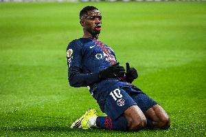 双足怪！登贝莱战利物浦首球也是他欧冠生涯首次在禁区外左脚破门