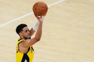 哈利伯顿：我现在压根不去想自己的伤势了 一点儿都不担心