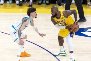 杨毅：在年轻人群体三球颇受追捧 他们觉得赢是一时&帅才是一辈子