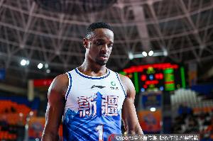 火力很猛！新疆首节18中12轰下39分 罚球15中12