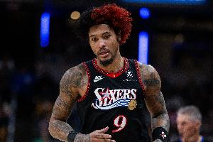 外线有谱！乌布雷半场9中4拿到11分 三分7中3