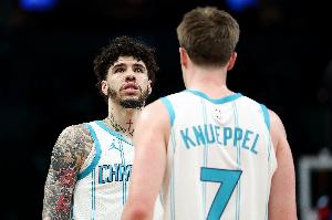 詹姆斯：黄蜂最近几个月状态出色 他们开始享受在一起打球