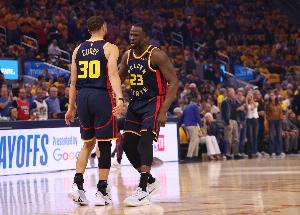 解说：不仅库里还是那个库里 甚至追梦也还是那个追梦