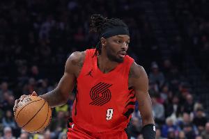 火线救援！格兰特复出12中5贡献16分 末节关键时刻连中三分