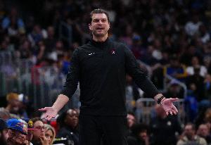 拓记：若球队进季后赛斯普利特很可能留任 今夏可能开始教练选拔