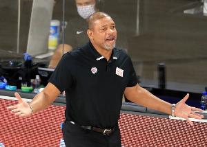 路威：作为老里3-1被逆转亲历者 我不能把锅都甩给他 是全队责任