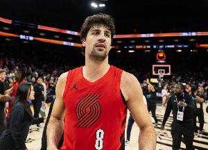 阿夫迪亚：马刺带来了巨大挑战 两队都很年轻且缺乏经验