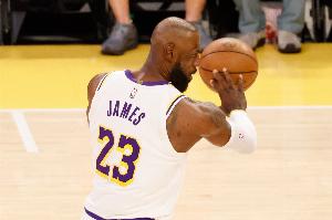 维拉纽瓦：詹姆斯总能做出正确选择 但有人疯狂黑他不投最后一球