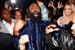 考文顿：哈登经常去夜店嗨到4-5点&喝十几瓶 但早上7点照常来训练