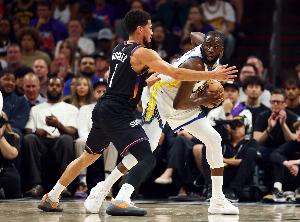 布克谈和追梦冲突：输了发脾气很正常 我理解他 他是个好胜的人