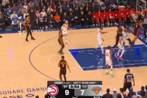 传得帅攻得妙！亚历山大-沃克击地妙传丹尼尔斯高打板反篮得分