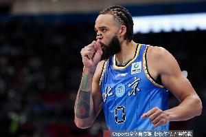 媒体人：无论是在NBA还是CBA 麦基的天赋都只体现在脖子以下