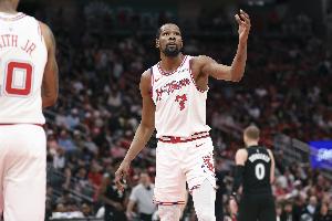 媒体人：本以为是湖人很依赖东契奇里夫斯 结果是火箭太依赖KD