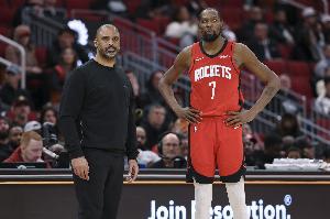 曾令旭：想解湖人收缩防守的难题只能等KD了 G1雷迪克完胜乌度卡