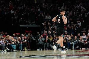 无数据进账~新秀杨瀚森亮相季后赛 第5位在季后赛登场的中国球员