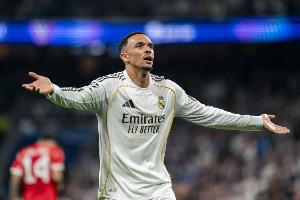 马卡：阿诺德和卡瓦哈尔需要拿出强势表现，才有机会参加世界杯