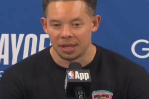 【完整版】米奇：文班对季后赛充满渴望 球队展现出了极强竞争性