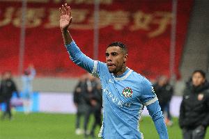 归队！记者：河南外援古斯塔沃今天参与训练，明天将随队前往青岛