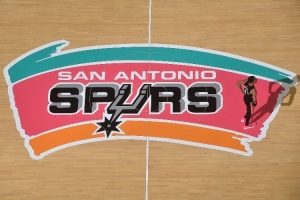 主场氛围极佳！米奇：说过这球馆会营造出前所未有的氛围和热情