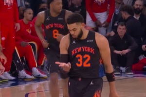 咣咣两连射！哈特、唐斯接连飙中三分 尼克斯拉开场上分差