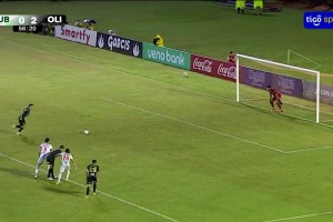 足坛年度最佳喜剧？门将叹气+后卫流泪！这该死的运气没谁了