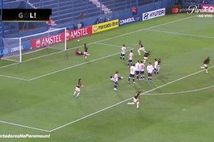 解放者杯惊现无解任意球直挂死角，这一脚射门简直是艺术品！