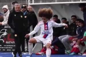 天赋怪！谢尔基14岁弟弟上演马赛回旋+插花脚传球，太骚气啦~