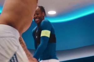 青年军更衣室的氛围！人类还要被埃梅加的舞蹈统治多久~