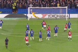 死角无解！当年拉什福德超神任意球攻破切尔西！