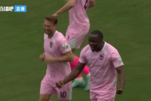 老当益壮啊中甲赛场，穆谢奎上演胸部停球后倒钩破门⚡