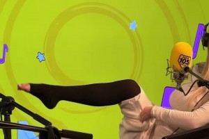 卡里乌斯老婆现场秀出抗血栓袜，却被搭档疯狂吐槽大脚趾