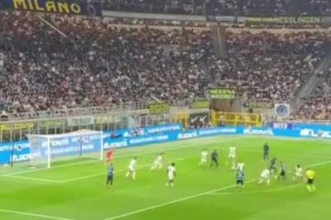 堪称杰作！国米官推晒泽林斯基世界波多角度回放